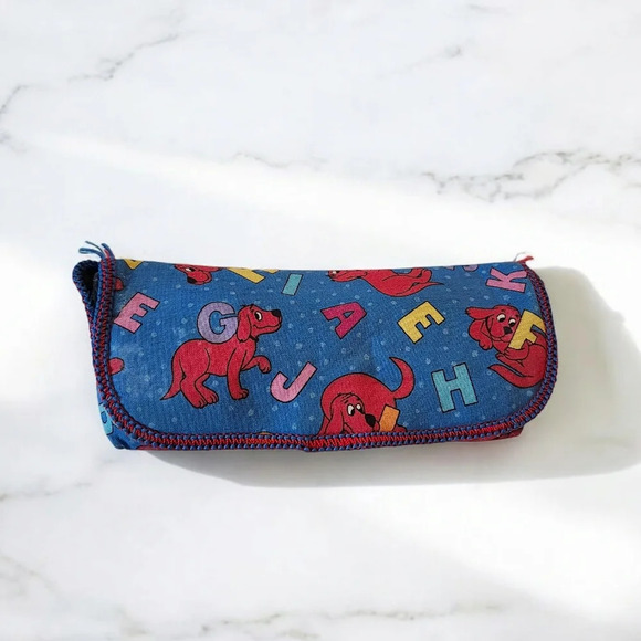unbranded Other - Clifford the big red dog glasses case